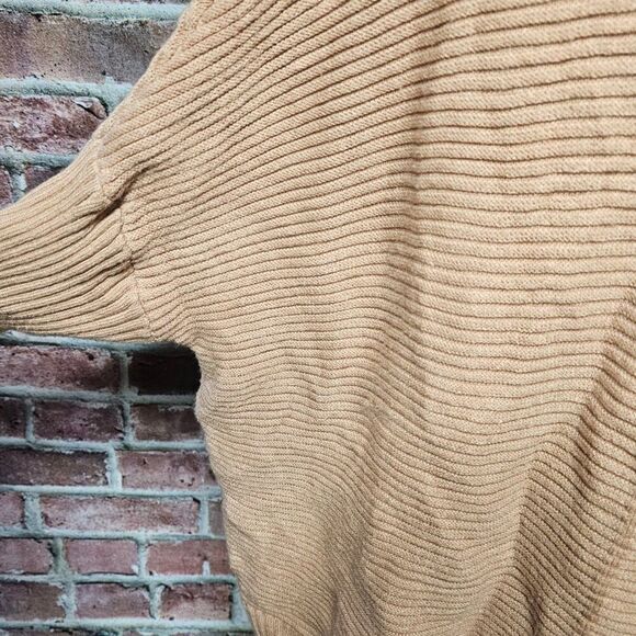 Women's DRRITA Oversized Ribbed Turtleneck Sweater Medium - Picture 4 of 7